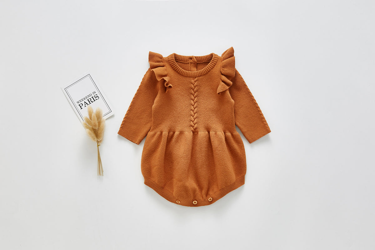 Combinaison bébé en tricot à petites manches volantées