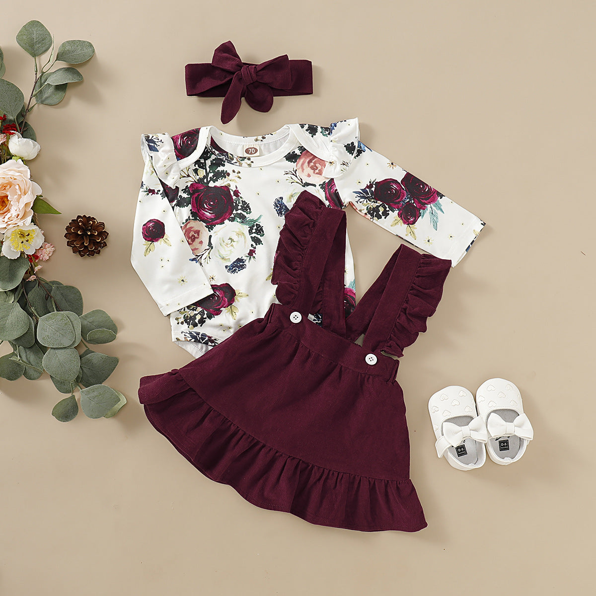 Ensemble trois pièces de bretelles à imprimé floral pour bébés et tout-petits