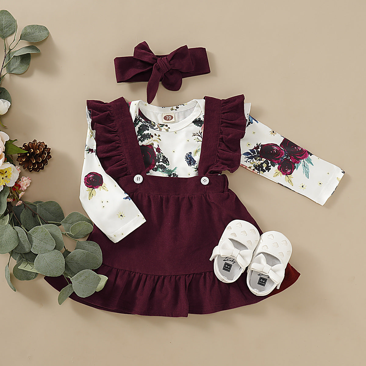 Ensemble trois pièces de bretelles à imprimé floral pour bébés et tout-petits