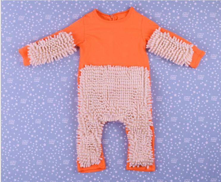 Bébé rampant