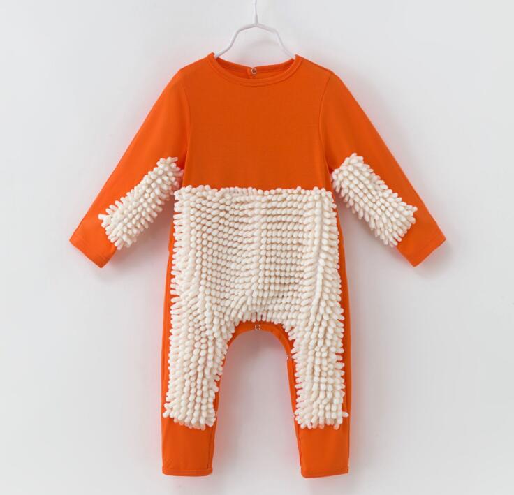 Bébé rampant