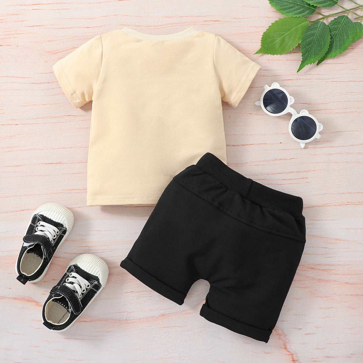 rinted Shirt & Solid Color Shorts for Spring & Summer