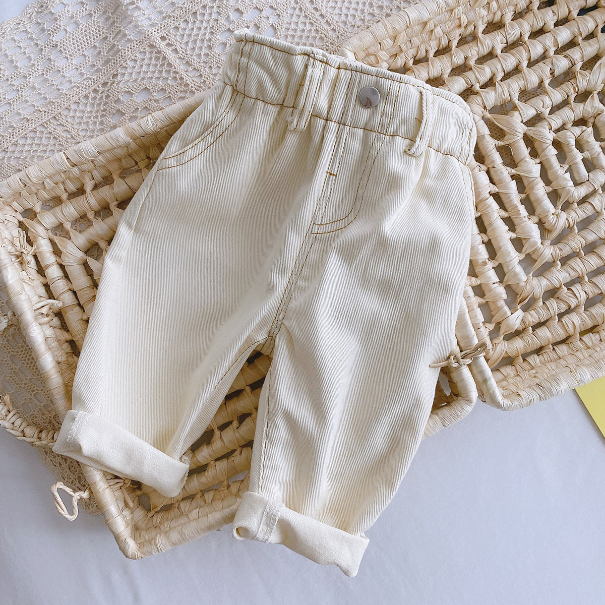 Jeans décontracté taille haute souple de couleur unie pour bébé
